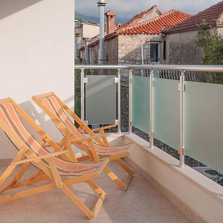 Apartments Lila Aurea Petrovac Екстер'єр фото