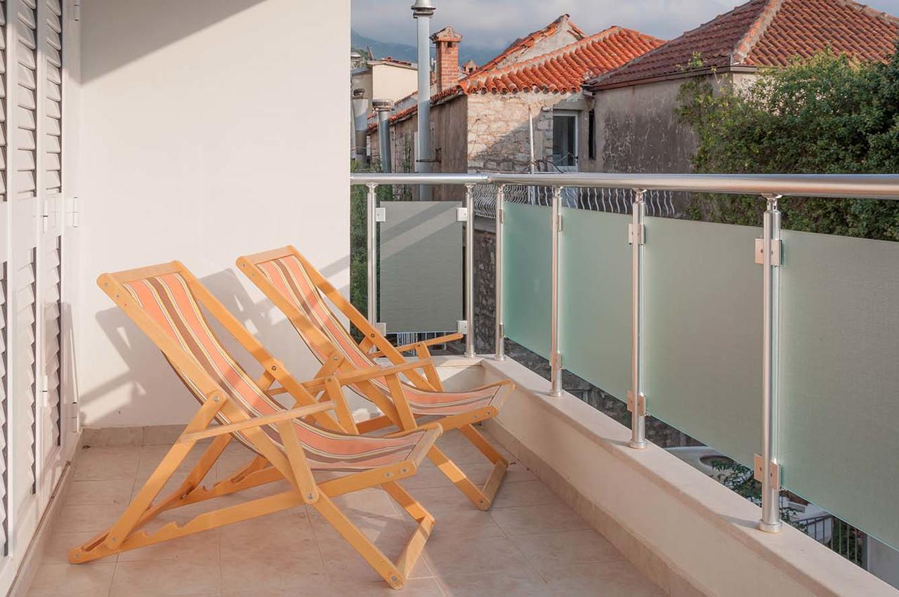 Apartments Lila Aurea Petrovac Екстер'єр фото