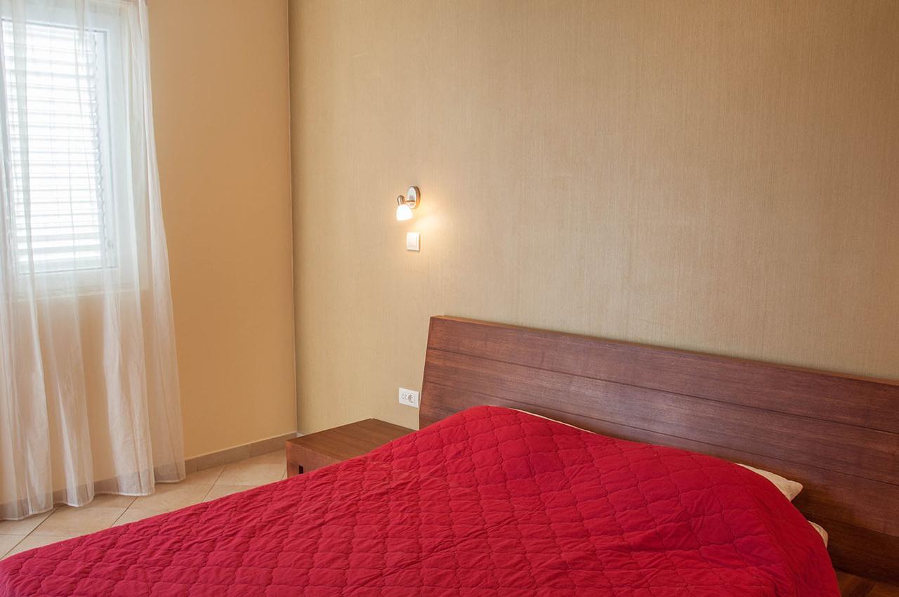 Apartments Lila Aurea Petrovac Екстер'єр фото