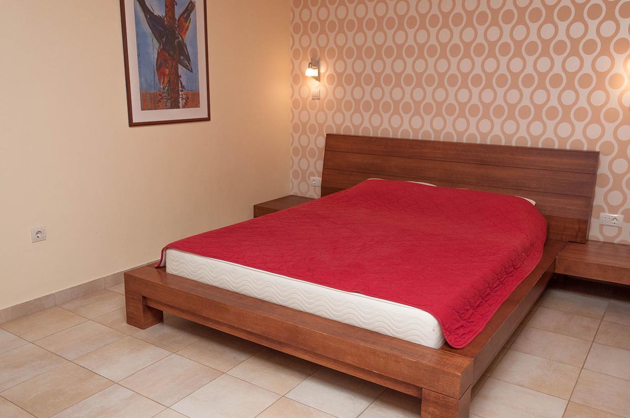 Apartments Lila Aurea Petrovac Екстер'єр фото