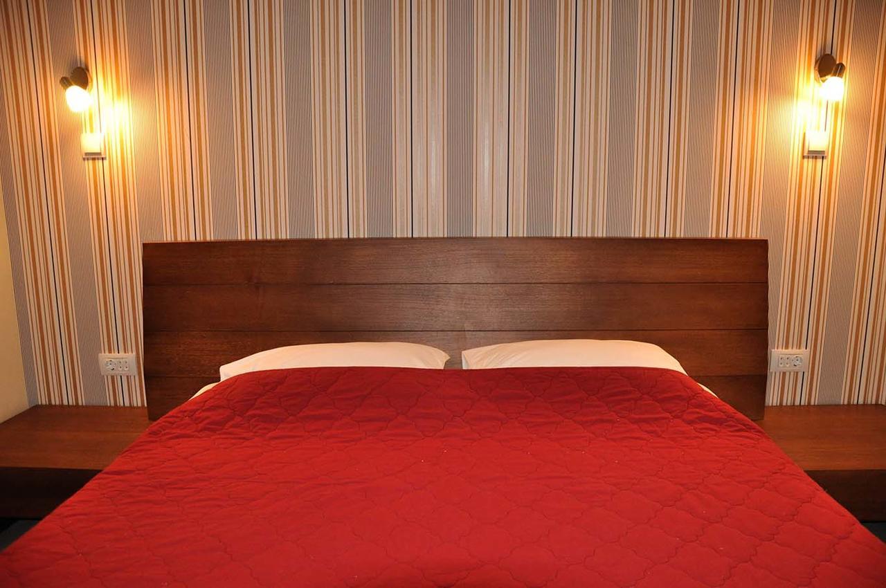 Apartments Lila Aurea Petrovac Екстер'єр фото