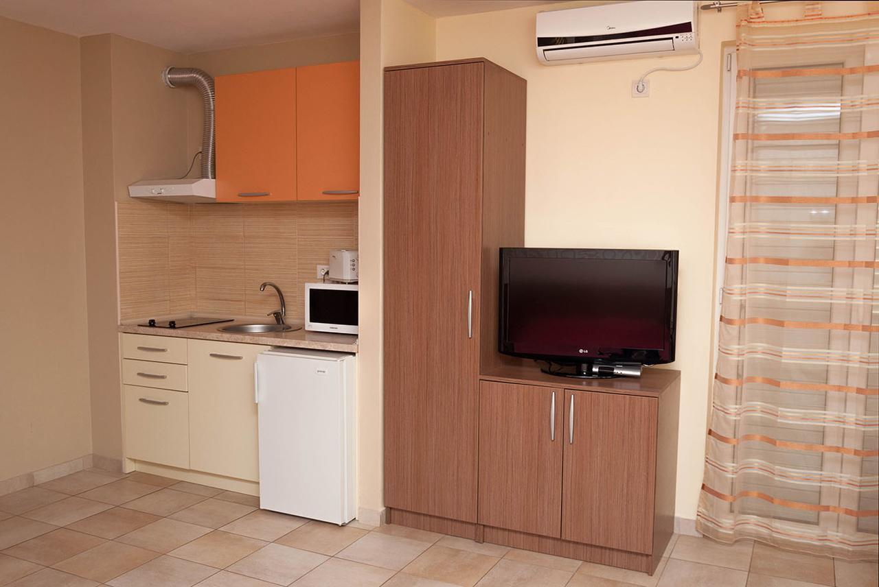 Apartments Lila Aurea Petrovac Екстер'єр фото